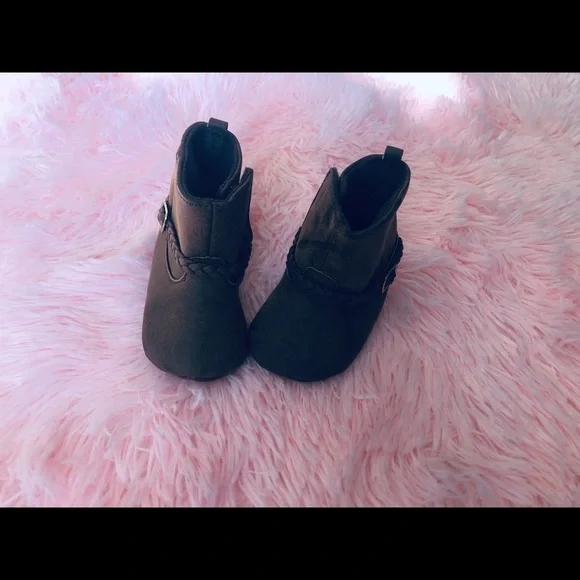 Carter’s baby boots in brown. 6-9 months. NWOT - Picture 2 of 2